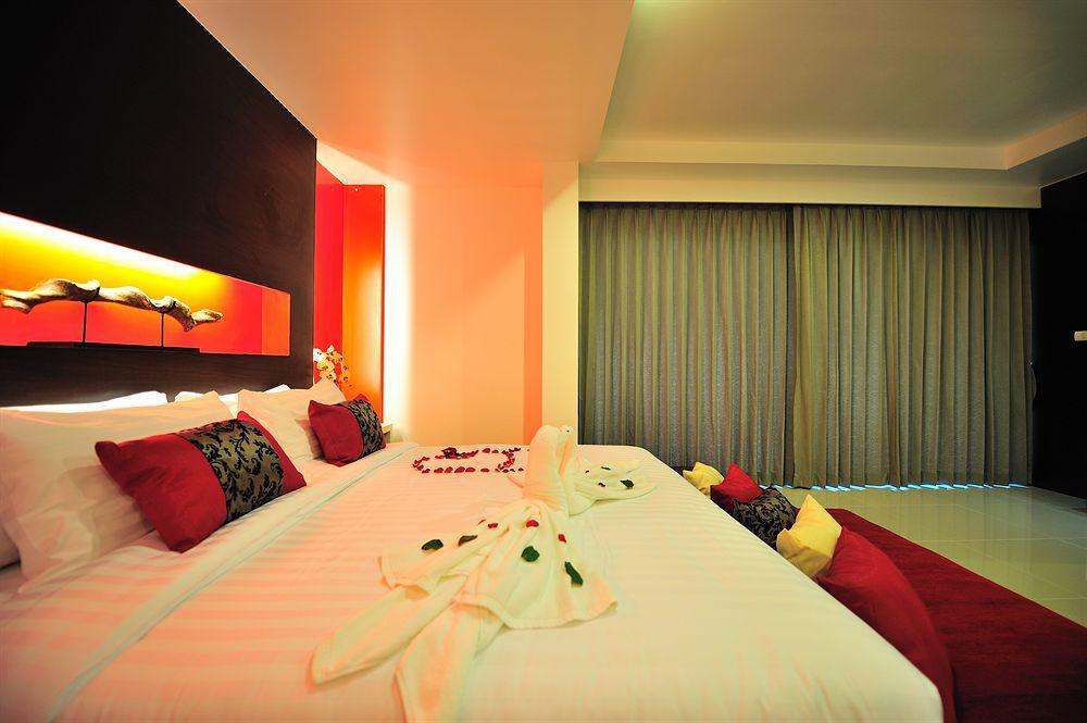 Alfresco Phuket Hotel Patong Buitenkant foto