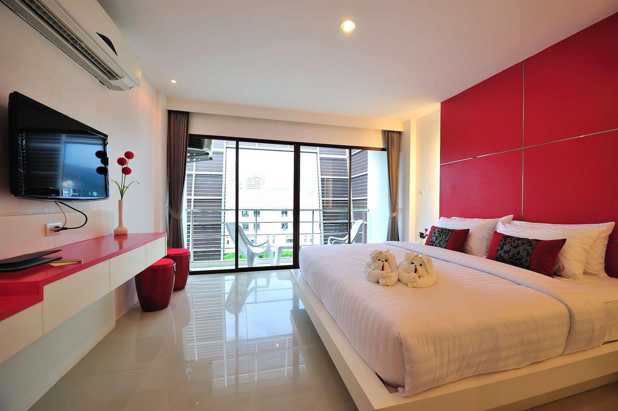 Alfresco Phuket Hotel Patong Buitenkant foto