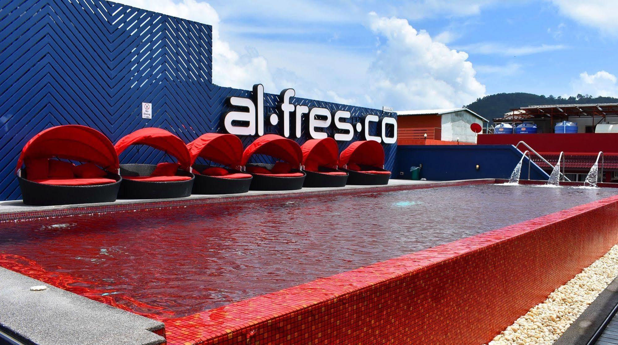 Alfresco Phuket Hotel Patong Buitenkant foto