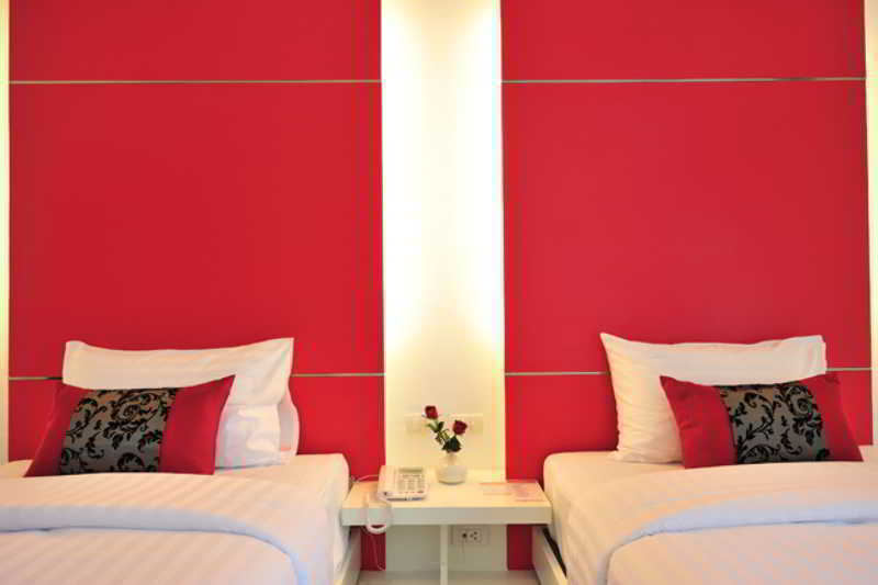 Alfresco Phuket Hotel Patong Buitenkant foto